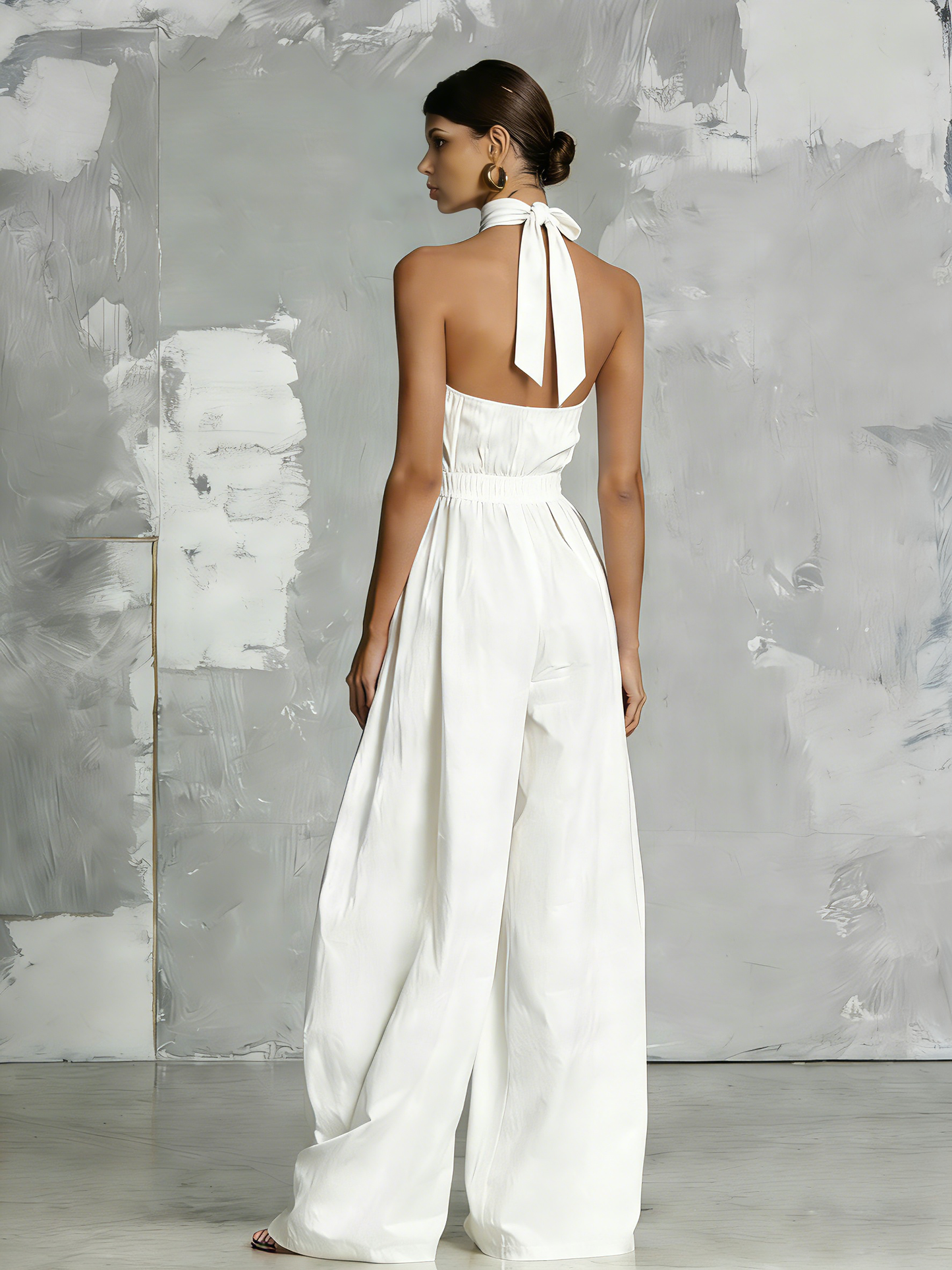 Fiamma | Elegante tuta bianca in tessuto intrecciato con collo halter senza maniche