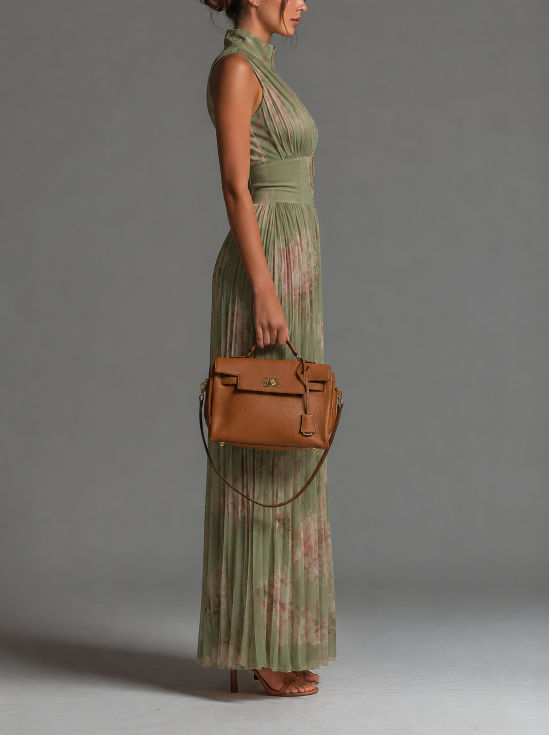 Valentina | Tuta plissettata in chiffon verde salvia floreale con maniche a kimono